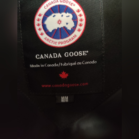 Canada Goose Vest with Removable Hoody - Picture 4 of 10